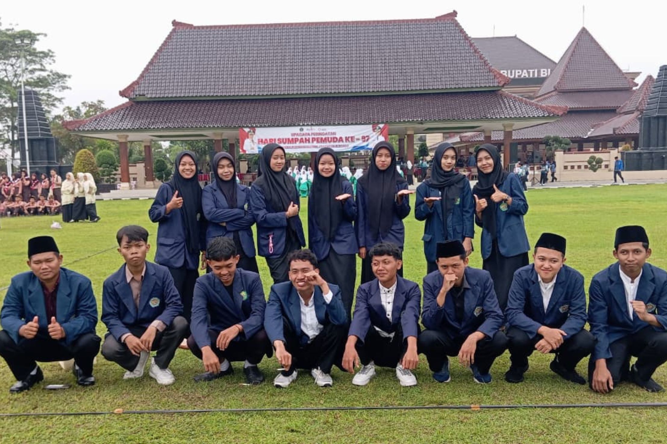 Peringatan Sumpah Pemuda: Mahasiswa STIT Al-Muslihuun Ikuti Apel Akbar di Alun-Alun Kanigoro